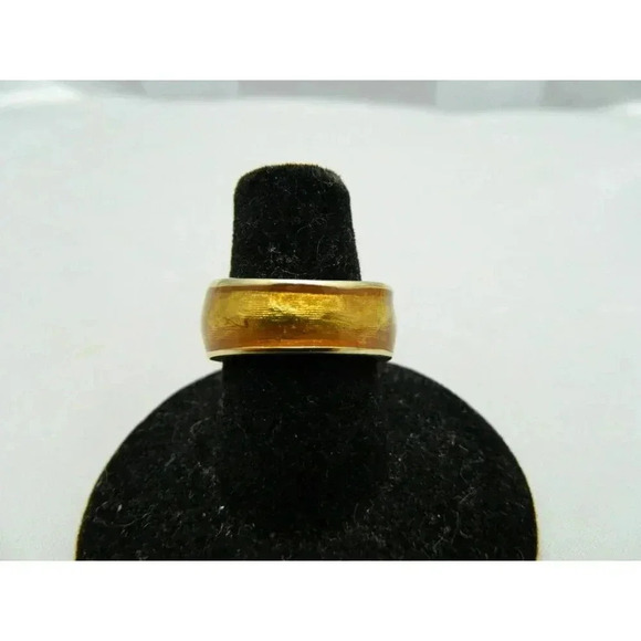 New In Box SWAROVSKI Crystal Stone Gold Plate Yellow Enamel Size 6 1/2 Ring - Picture 5 of 5